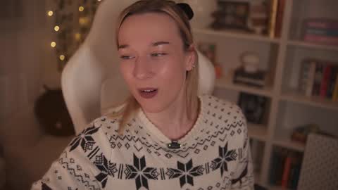 Em -  online show from December 2024 10:15:01 PM