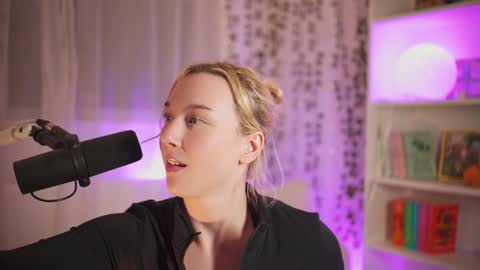 Em -  online show from February 2025 10:11:01 PM