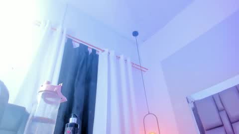 Snapshot of emily_gil1 chatting on March 2025 04:24:01 PM Emi online show from March 2025 04:24:01 PM