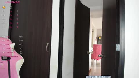 independet model online show from December 2024 06:50:01 PM