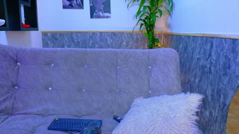 Emily online show from October 2025 11:29:01 AM