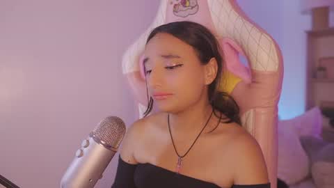 Snapshot of emily_jonexs_ chatting on June 2026 02:30:01 PM mily online show from June 2026 02:30:01 PM