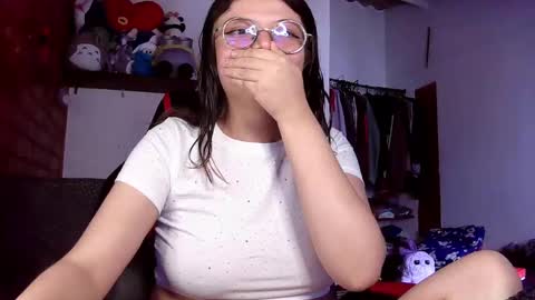 Julieta online show from February 2025 04:40:01 PM