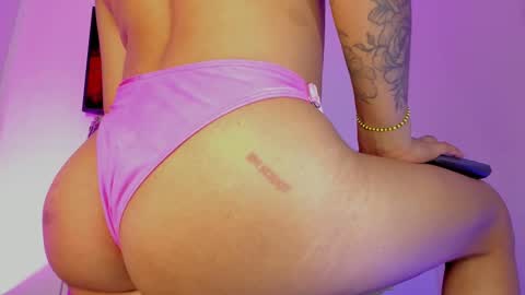 emily lady20  Independient modelIndependiente online show from February 2025 10:18:01 AM