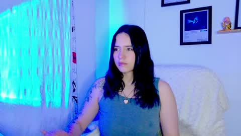 Snapshot of emily_lindey_ chatting on July 2026 08:41:02 AM Emily Lindey online show from July 2026 08:41:02 AM