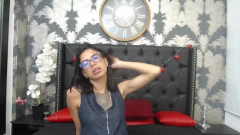 Snapshot of emily_loperaa chatting on February 2025 02:36:01 PM Emily online show from February 2025 02:36:01 PM