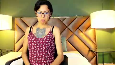 Snapshot of emily_loperaa chatting on June 2026 02:14:02 AM Emily online show from June 2026 02:14:02 AM