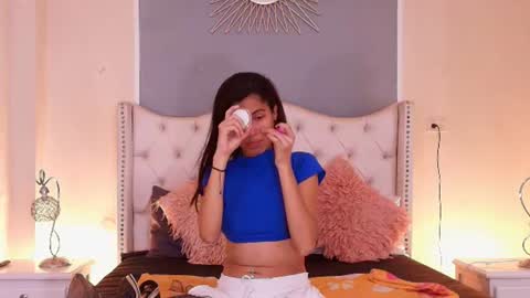 Snapshot of emily_loperaa chatting on June 2026 05:58:02 PM Emily online show from June 2026 05:58:02 PM