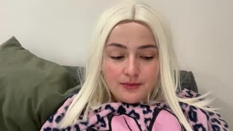 emily_morning_dew online show from November 2025 06:29:02 AM