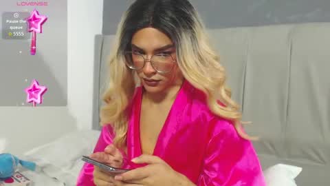 Snapshot of emily_nourx chatting on April 2026 08:03:02 PM Emily online show from April 2026 08:03:02 PM