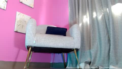 Snapshot of emily_oxx chatting on February 2026 07:20:02 PM Emily online show from February 2026 07:20:02 PM