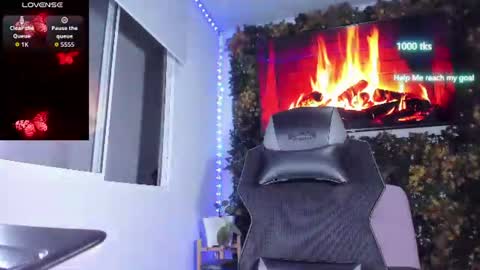 Snapshot of emily_palmeer chatting on July 2026 09:04:01 AM emily_palmeer online show from July 2026 09:04:01 AM
