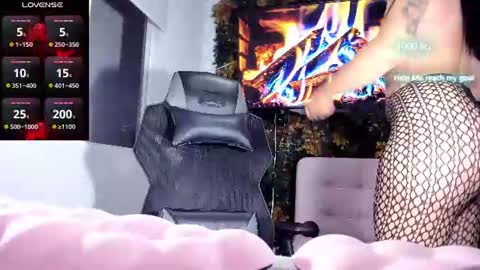Snapshot of emily_palmeer chatting on July 2026 09:23:02 AM emily_palmeer online show from July 2026 09:23:02 AM