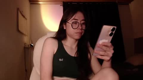 Snapshot of emily_pearl_ chatting on December 2024 11:05:01 PM emily_pearl_ online show from December 2024 11:05:01 PM