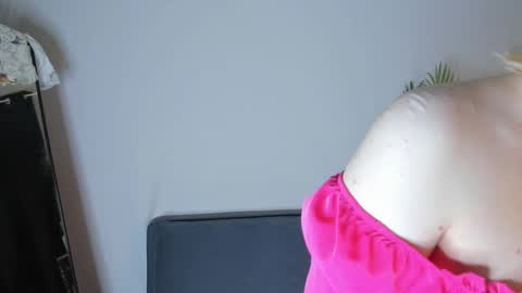 emily_relishh online show from February 2026 05:15:01 AM