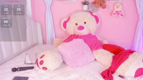 Snapshot of emily_restrepoo chatting on May 2026 06:21:03 AM Emily online show from May 2026 06:21:03 AM