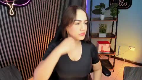 Snapshot of emily_roberts1 chatting on July 2026 12:30:02 PM Emily online show from July 2026 12:30:02 PM