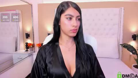 Snapshot of emily_roux chatting on November 2025 04:44:02 AM EMILY online show from November 2025 04:44:02 AM