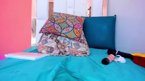 Snapshot of emily_sexy3 chatting on March 2025 02:21:02 PM Emily online show from March 2025 02:21:02 PM