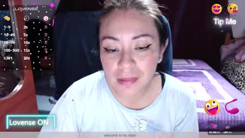 Snapshot of emily_sexy69 chatting on January 2025 05:53:02 AM Emily online show from January 2025 05:53:02 AM