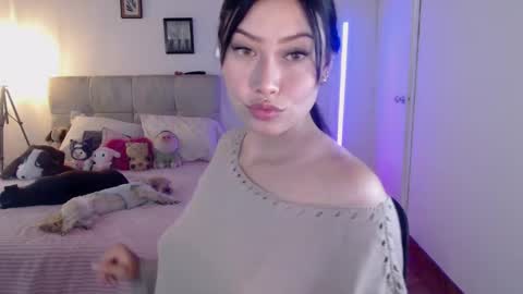 Snapshot of emily_swan_04 chatting on January 2025 07:28:02 PM Emily  Swan online show from January 2025 07:28:02 PM