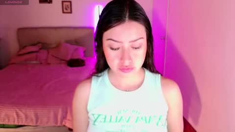 Snapshot of emily_swan_04 chatting on November 2025 01:16:02 AM Emily  Swan online show from November 2025 01:16:02 AM