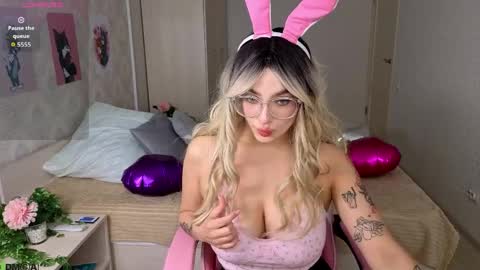 Snapshot of emily_tyler19 chatting on April 2026 07:09:02 AM Emily online show from April 2026 07:09:02 AM