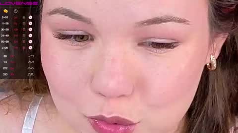 Snapshot of emilyart_ chatting on November 2025 07:12:01 PM artist Emily online show from November 2025 07:12:01 PM