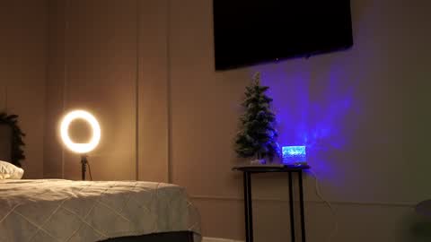 Snapshot of emilybatee chatting on January 2025 05:07:02 PM emilybatee online show from January 2025 05:07:02 PM