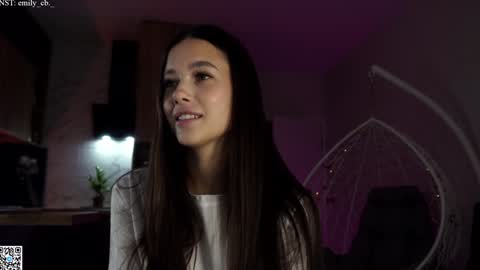 Snapshot of emilybatee chatting on September 2025 06:22:02 PM emilybatee online show from September 2025 06:22:02 PM