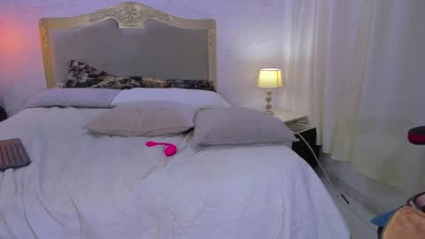 Emily online show from December 2024 05:25:01 PM