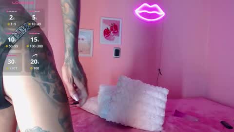 Snapshot of emilycollins__ chatting on February 2026 06:26:01 AM Emily online show from February 2026 06:26:01 AM