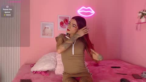 Snapshot of emilycollins__ chatting on February 2026 01:36:01 AM Emily online show from February 2026 01:36:01 AM