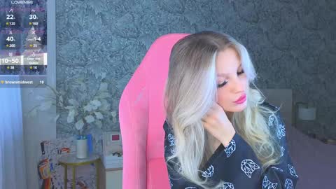 Snapshot of emilydancee chatting on February 2025 05:28:02 AM emilydancee online show from February 2025 05:28:02 AM