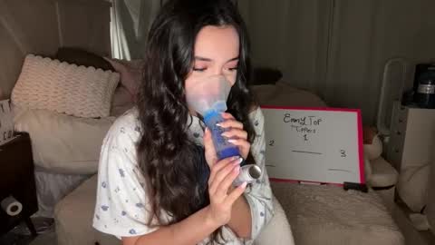 emilyfawn online show from March 2026 06:17:01 AM