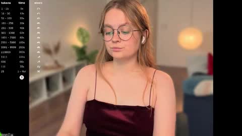 Emily  online show from November 2025 12:33:02 PM