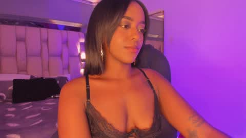 Emily  online show from January 2025 11:05:01 PM