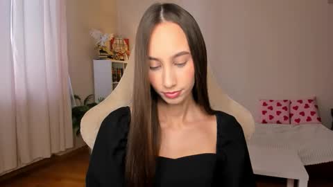 Alina online show from October 2025 11:50:02 AM