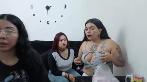 Snapshot of emilyriskhot chatting on May 2026 05:40:02 PM emily friends online show from May 2026 05:40:02 PM