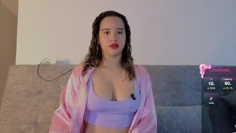 Snapshot of emilyrousex chatting on April 2026 02:52:02 PM emilyrousex online show from April 2026 02:52:02 PM