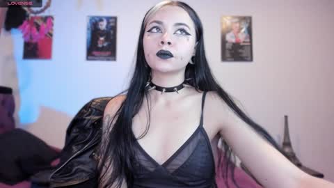  Emily Support me to have 100 likes plx online show from February 2025 01:54:01 AM