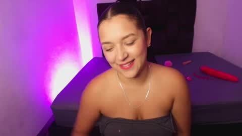 Snapshot of emilysavvato chatting on December 2024 10:39:02 PM Emily online show from December 2024 10:39:02 PM