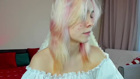 Snapshot of emilytrase chatting on April 2026 01:41:02 AM Betty online show from April 2026 01:41:02 AM