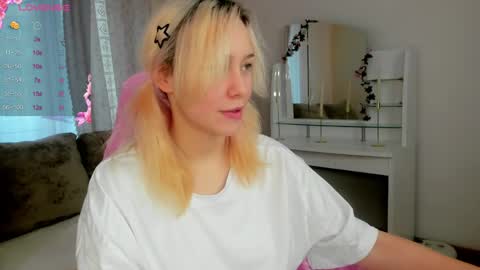 Snapshot of emilytrase chatting on May 2026 01:14:01 AM Betty online show from May 2026 01:14:01 AM