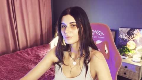 Emily online show from October 2025 08:04:02 AM