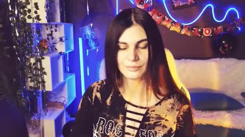 Emily online show from October 2025 01:53:02 AM