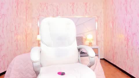 Emily  2200 - 600GMT-5 online show from October 2025 08:28:02 PM