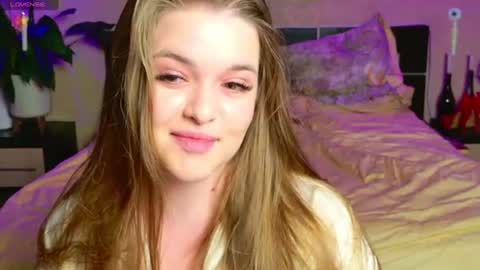 Snapshot of emilywhisperawesome chatting on June 2026 08:44:02 PM emilywhisperawesome online show from June 2026 08:44:02 PM