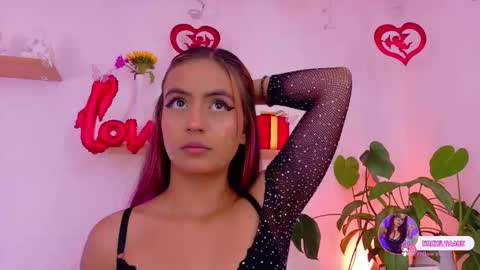 Snapshot of emilyy_bank chatting on February 2026 07:43:01 PM Emily Bank online show from February 2026 07:43:01 PM