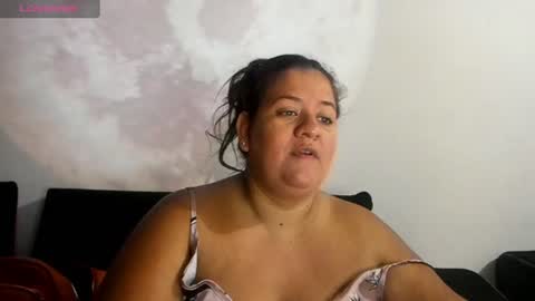 Snapshot of emilyycurvy_ chatting on June 2026 02:53:01 AM Jhoanna online show from June 2026 02:53:01 AM